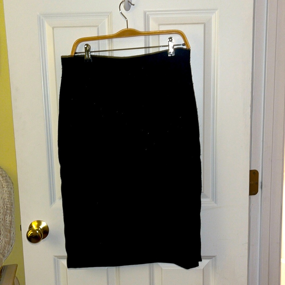 NWOT! Escada Couture Black Skirt. Size 44 (European).